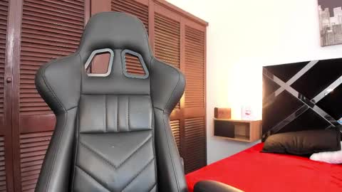 Scarlet  online show from 04/24/26, 08:00