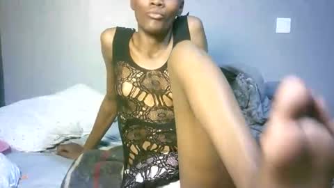 maskgang001 online show from 10/15/25, 01:50