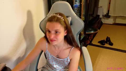 Snapshot of massageofyourlife chatting on 03/27/26, 07:35 Queeny Kathy Online at 2030 MEZ Sunday Wednesday online show from 03/27/26, 07:35