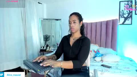massielhot online show from 07/13/26, 08:00