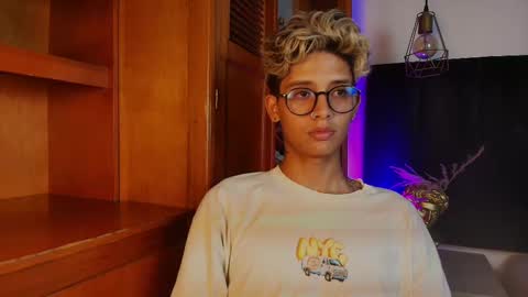   online show from 09/11/25, 04:01
