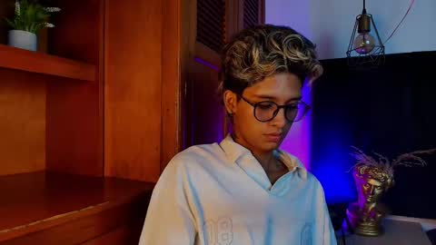   online show from 09/23/25, 04:26