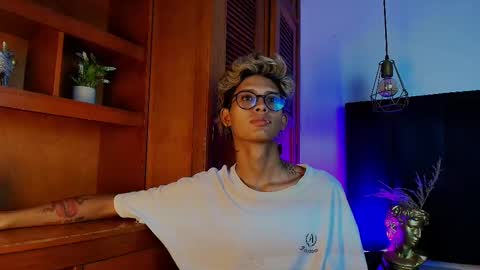   online show from 09/25/25, 04:27