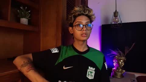   online show from 09/28/25, 04:07