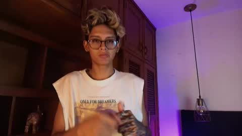   online show from 09/28/25, 04:12