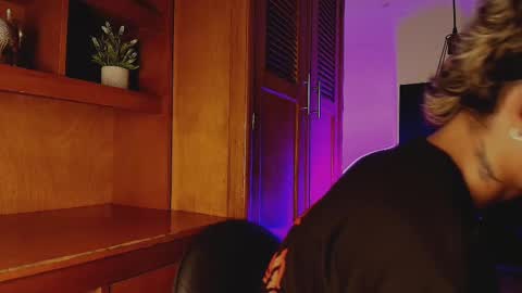   online show from 10/04/25, 05:16