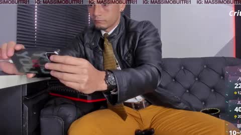 Snapshot of massimo_g chatting on 02/02/26, 12:37 I am Massimo online show from 02/02/26, 12:37