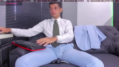 Snapshot of massimo_g chatting on 04/10/26, 01:27 I am Massimo online show from 04/10/26, 01:27