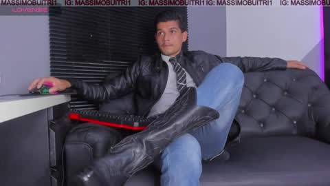 Snapshot of massimo_g chatting on 04/22/26, 01:41 I am Massimo online show from 04/22/26, 01:41