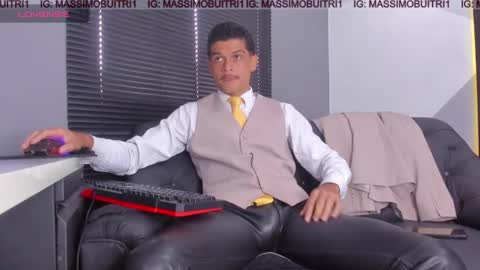 Snapshot of massimo_g chatting on 04/29/26, 02:32 I am Massimo online show from 04/29/26, 02:32