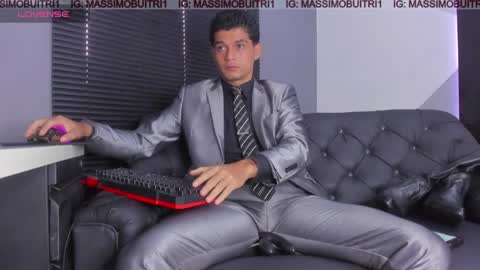Snapshot of massimo_g chatting on 05/10/26, 11:48 I am Massimo online show from 05/10/26, 11:48