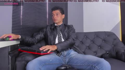 Snapshot of massimo_g chatting on 05/13/26, 12:35 I am Massimo online show from 05/13/26, 12:35