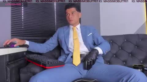 I am Massimo online show from 07/24/26, 12:25