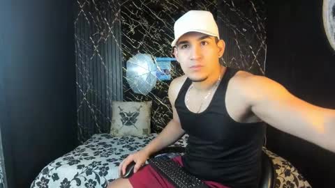 Snapshot of massimo_vidal chatting on 02/13/26, 01:40 massimo_vidal online show from 02/13/26, 01:40