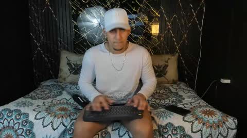 Snapshot of massimo_vidal chatting on 03/06/26, 04:03 massimo_vidal online show from 03/06/26, 04:03