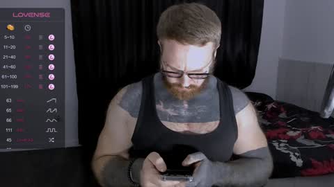 Snapshot of master_oil chatting on 12/05/24, 10:01 Huge Alex online show from 12/05/24, 10:01