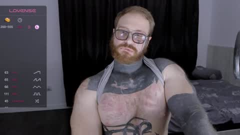 Snapshot of master_oil chatting on 12/18/24, 10:02 Huge Alex online show from 12/18/24, 10:02