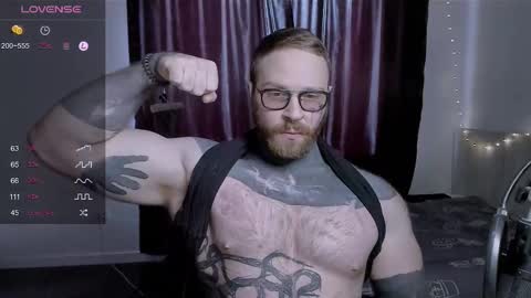 Snapshot of master_oil chatting on 02/11/25, 12:48 Huge Alex online show from 02/11/25, 12:48