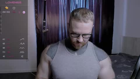 Snapshot of master_oil chatting on 02/17/25, 09:24 Huge Alex online show from 02/17/25, 09:24