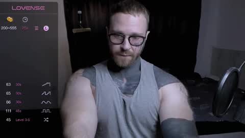 Snapshot of master_oil chatting on 02/26/25, 06:00 Huge Alex online show from 02/26/25, 06:00