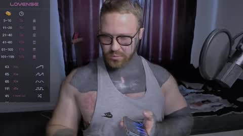 Snapshot of master_oil chatting on 03/12/25, 12:36 Huge Alex online show from 03/12/25, 12:36