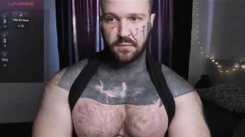 Snapshot of master_oil chatting on 10/21/25, 11:44 Huge Alex online show from 10/21/25, 11:44