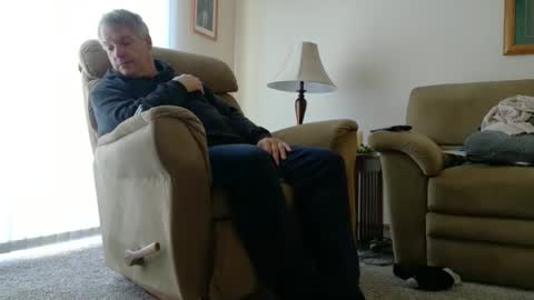 Snapshot of master_thorn chatting on 12/17/25, 02:45 Master Thorn online show from 12/17/25, 02:45