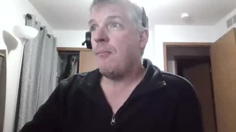 Snapshot of master_thorn chatting on 12/18/25, 03:01 Master Thorn online show from 12/18/25, 03:01