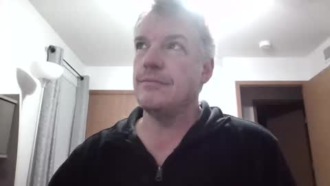 Snapshot of master_thorn chatting on 12/19/25, 08:21 Master Thorn online show from 12/19/25, 08:21