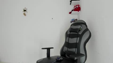 Snapshot of masteralda09 chatting on 11/29/25, 02:31 Alpha junior online show from 11/29/25, 02:31