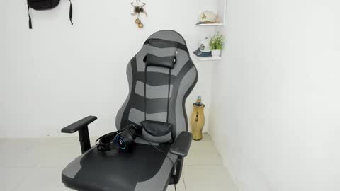 Snapshot of masteralda09 chatting on 12/04/25, 02:26 Alpha junior online show from 12/04/25, 02:26