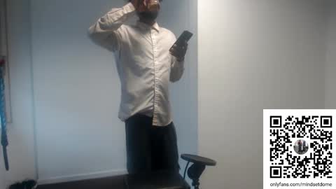 Snapshot of masterdomfuck chatting on 09/18/25, 12:18 Masterdomfuck online show from 09/18/25, 12:18