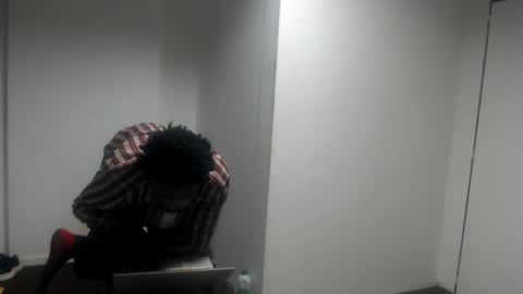 Snapshot of masterdomfuck chatting on 10/17/25, 10:01 Masterdomfuck online show from 10/17/25, 10:01