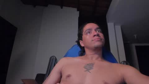 Snapshot of masterjuanc chatting on 12/05/24, 03:48 Juan Independent Model online show from 12/05/24, 03:48