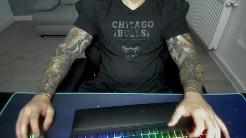 Snapshot of masterkingmuscle chatting on 01/14/25, 09:41 masterkingmuscle online show from 01/14/25, 09:41