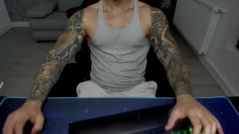 Snapshot of masterkingmuscle chatting on 01/27/25, 09:11 masterkingmuscle online show from 01/27/25, 09:11