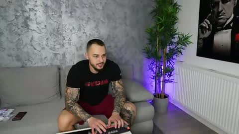 Snapshot of masterkingmuscle chatting on 02/16/26, 08:38 masterkingmuscle online show from 02/16/26, 08:38