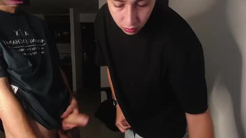 Snapshot of masters_boys chatting on 12/29/24, 08:11 KONAN online show from 12/29/24, 08:11