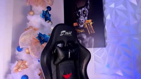 Snapshot of masters_boys chatting on 12/14/25, 01:27 KONAN online show from 12/14/25, 01:27