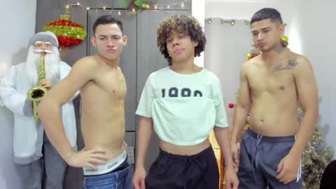 Team Cris Darwin- Fernando- Stiven- David online show from 12/24/24, 02:33