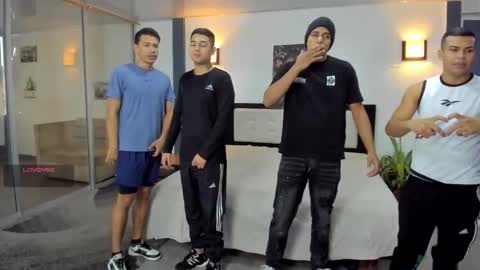 Snapshot of masters_sexx chatting on 11/10/25, 11:20 Team Cris Darwin- Fernando- Stiven- David online show from 11/10/25, 11:20