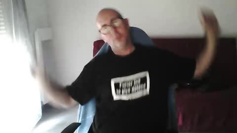 mat11efou online show from 10/04/25, 09:07