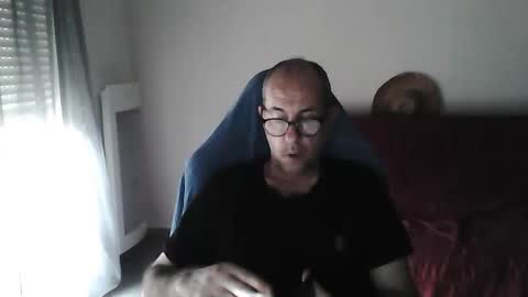 mat11efou online show from 12/04/25, 02:26