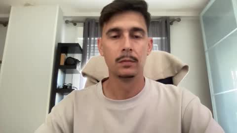 Snapshot of matahavi chatting on 10/15/25, 02:39 Aaron online show from 10/15/25, 02:39