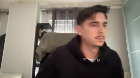 Snapshot of matahavi chatting on 12/19/25, 12:12 Aaron online show from 12/19/25, 12:12