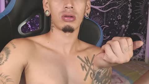 Snapshot of mateo60_ chatting on 09/23/25, 04:04 Mateo online show from 09/23/25, 04:04