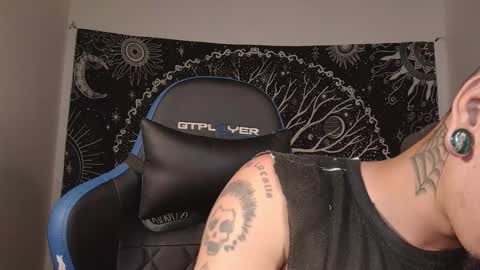 Snapshot of mateo60_ chatting on 10/16/25, 10:55 Mateo online show from 10/16/25, 10:55