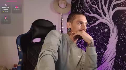 Snapshot of mateo60_ chatting on 11/03/25, 11:48 Mateo online show from 11/03/25, 11:48