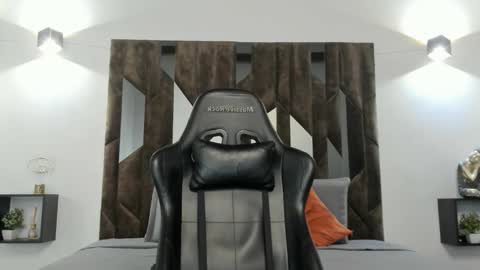 Snapshot of mateo_dilucajs1 chatting on 11/27/25, 10:06 mateo_dilucajs1 online show from 11/27/25, 10:06