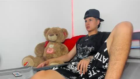 Snapshot of mateo_escobar chatting on 10/25/25, 08:25 mateo_escobar online show from 10/25/25, 08:25